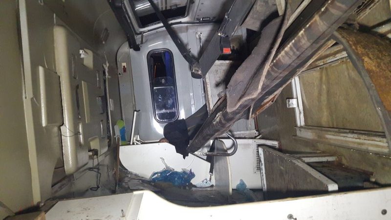 В Алматы скорая перевернулась по пути в больницу