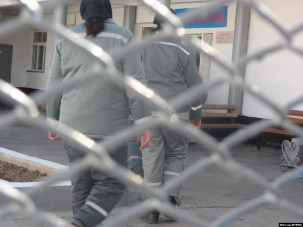 Одежду светлых тонов сделают для заключенных в Казахстане