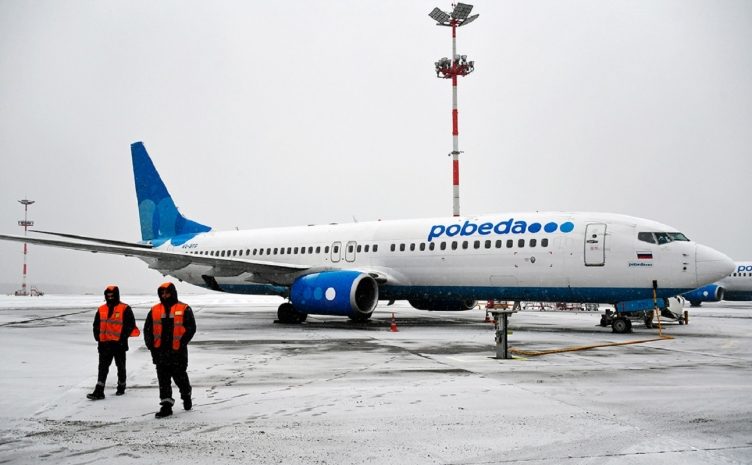 Умер пассажир самолета, летевший из Челябинска в Москву