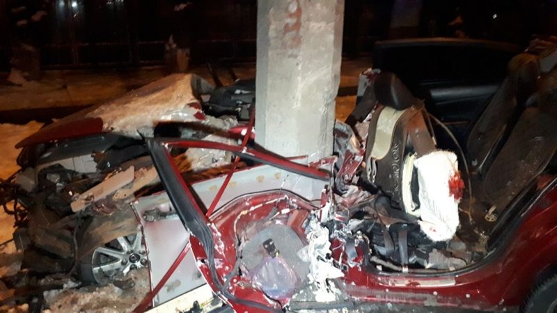 Водитель-лихач погиб, врезавшись в столб в Алматы
