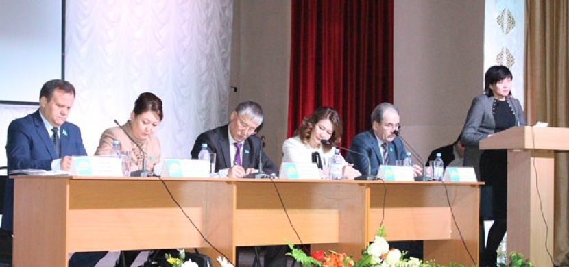 Депутаты мажилиса разъясняют вопросы временной регистрации