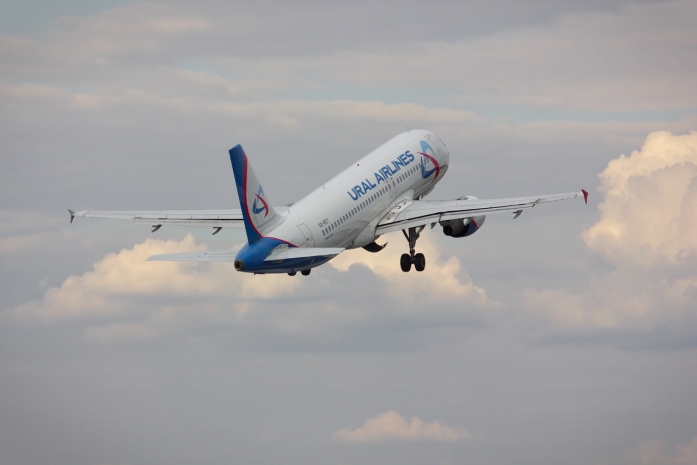 Самолет со 149 пассажирами совершил аварийную посадку в Екатеринбурге