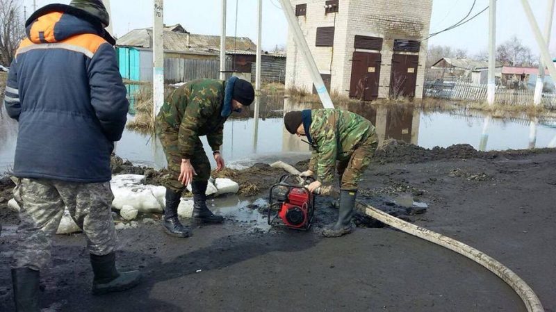 Спасатели откачали более 1,5 млн кубов талых вод