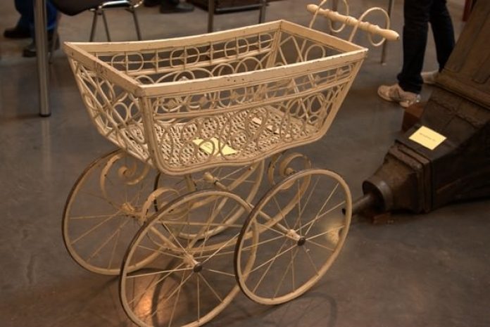 Детской коляске – 124 года