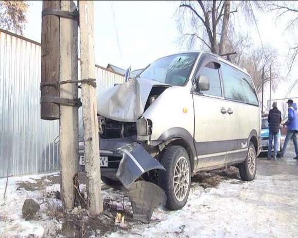 Пьяный романтик из Алгабаса совершил ДТП (ФОТО)