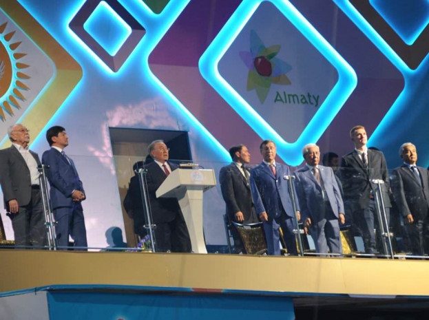 Нурсултан Назарбаев поздравил алматинцев с тысячелетием города