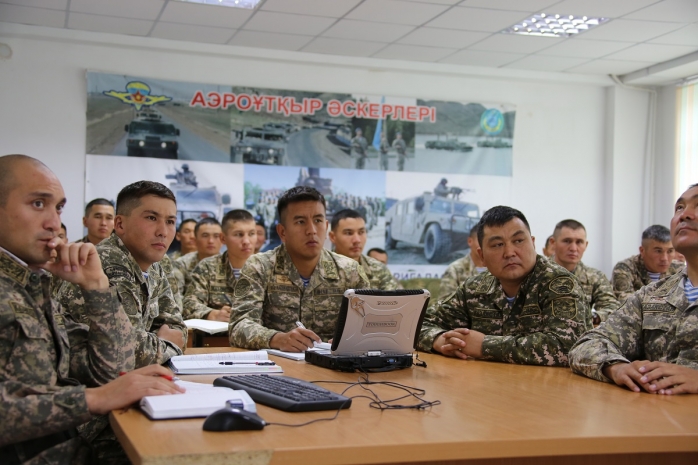 Глава дипмиссии РК в Ливане проинструктировал миротворцев