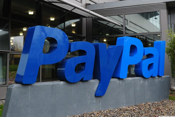 Вывести средства до 18 марта попросил россиян PayPal