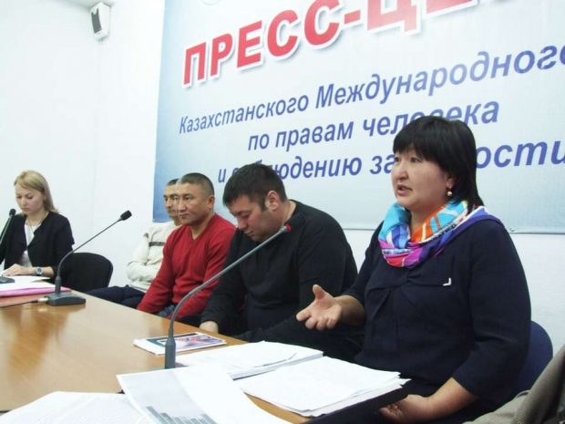 Жители Бакалы обвиняют полицейских в пытках и вымогательстве