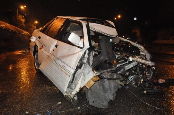 Mitsubishi разорвало на части в Алматы