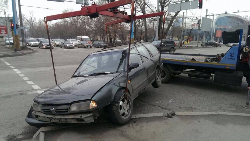 В результате ДТП в Алматы 2 человека госпитализированы (ФОТО)
