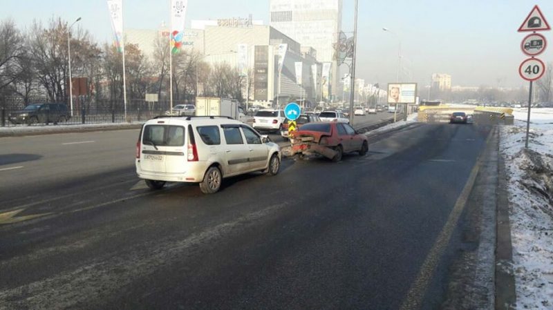 Девочка-подросток пострадала в ДТП в Алматы