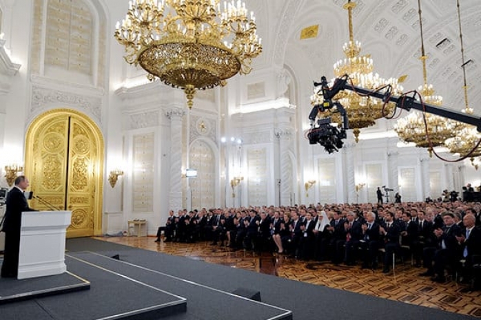 Путин выступил с посланием к Федеральному собранию
