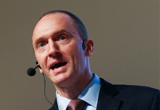 Советник Трампа назвал преждевременными разговоры об отмене санкций против РФ