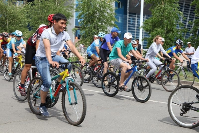 500 полицейских Астаны приняли участие в массовом велопробеге