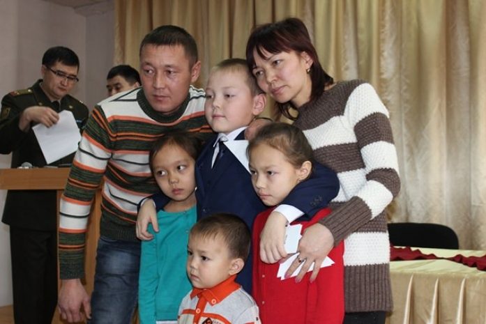 Медаль голодному герою