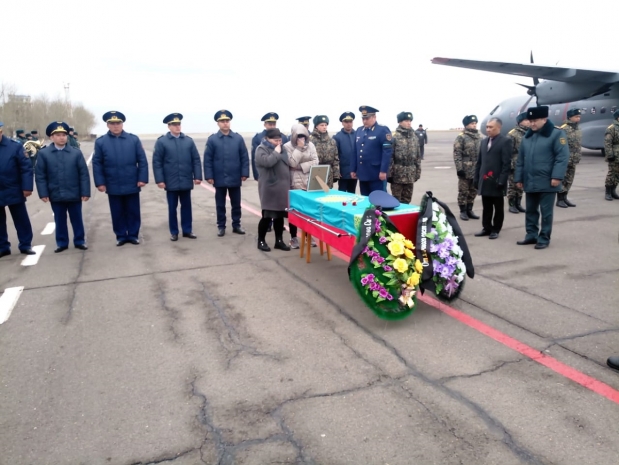 Тело погибшего при крушении вертолета майора привезли на родину