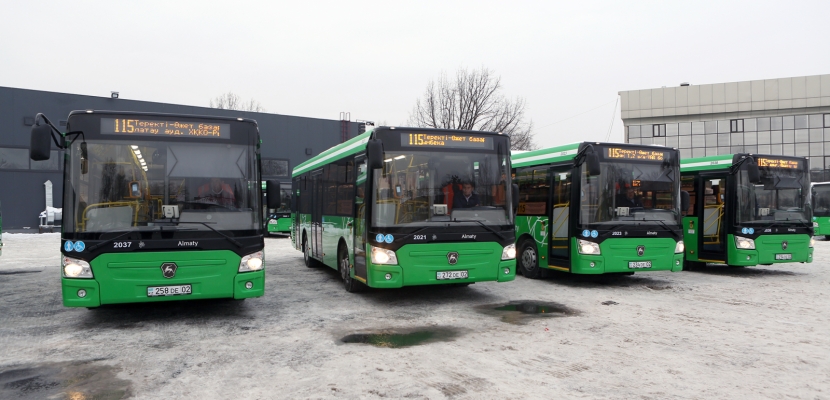 В Алматы обновлены автобусы еще на двух маршрутах