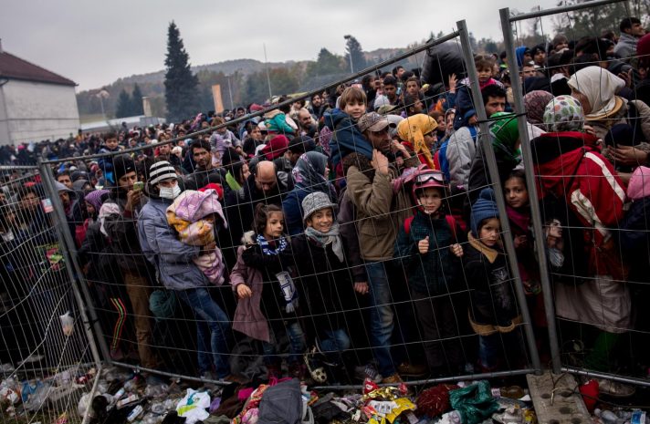 Россия не должна «повышать ставки» в кризисе с мигрантами — публицист