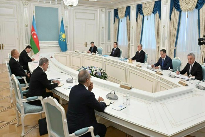 Токаев встретил Ильхама Алиева в Акорде