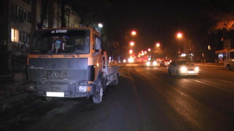 Житель Астаны с помощью эвакуатора похитил машину