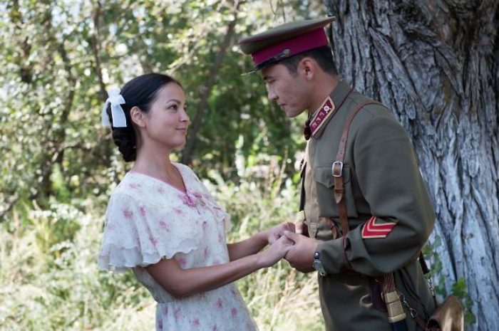 Сагатова сыграет жену Бауыржана Момышулы