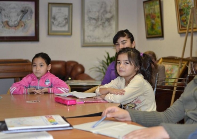 Казахстанские депутаты боятся отпускать детей на летние каникулыЭксклюзив